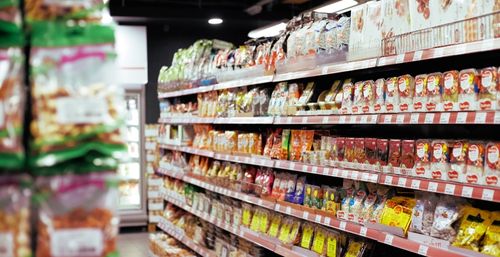 Cantabria pierde cerca de un comercio al día durante el último año